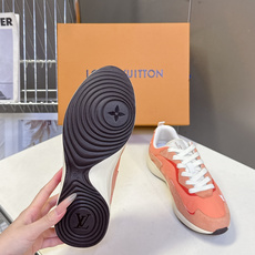 Louis Vuitton 路易威登最新款复古拼色慢跑运动鞋 超多明星网红种草 流线型低帮慢跑鞋版型 波浪形拼接裁片 Louis Vuitton 路易威登最新款复古拼色慢跑运动鞋 超多明星网红种草 流线型低帮慢跑鞋版型 波浪形拼接裁片