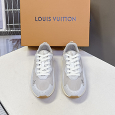 Louis Vuitton 路易威登最新款复古拼色慢跑运动鞋 超多明星网红种草 流线型低帮慢跑鞋版型 波浪形拼接裁片 Louis Vuitton 路易威登最新款复古拼色慢跑运动鞋 超多明星网红种草 流线型低帮慢跑鞋版型 波浪形拼接裁片