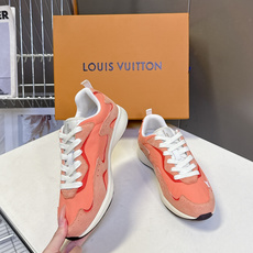 Louis Vuitton 路易威登最新款复古拼色慢跑运动鞋 超多明星网红种草 流线型低帮慢跑鞋版型 波浪形拼接裁片 Louis Vuitton 路易威登最新款复古拼色慢跑运动鞋 超多明星网红种草 流线型低帮慢跑鞋版型 波浪形拼接裁片