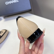 CHANEL香奈儿最新款方头双C乐福平底单鞋 超多明星网红种草 亮面漆皮包边区分鞋面层次 是香奈儿经典时装鞋设计语言 CHANEL香奈儿最新款方头双C乐福平底单鞋 超多明星网红种草 亮面漆皮包边区分鞋面层次 是香奈儿经典时装鞋设计语言