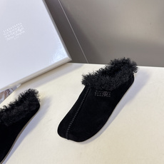 Maison Margiela马吉拉最新款分趾羊羔毛穆勒半拖 超多明星网红种草 秋冬先锋极简风 解构主义代表鞋款 把分趾 Maison Margiela马吉拉最新款分趾羊羔毛穆勒半拖 超多明星网红种草 秋冬先锋极简风 解构主义代表鞋款 把分趾