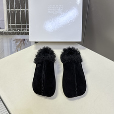 Maison Margiela马吉拉最新款分趾羊羔毛穆勒半拖 超多明星网红种草 秋冬先锋极简风 解构主义代表鞋款 把分趾 Maison Margiela马吉拉最新款分趾羊羔毛穆勒半拖 超多明星网红种草 秋冬先锋极简风 解构主义代表鞋款 把分趾