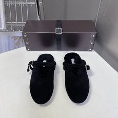 ALAÏA阿莱亚秋冬最新款羊羔毛穆勒半拖 超多明星网红种草 鞋口外翻毛绒 内里铺满羊毛 上脚软糯锁温 鞋面麂皮哑光无大l ALAÏA阿莱亚秋冬最新款羊羔毛穆勒半拖 超多明星网红种草 鞋口外翻毛绒 内里铺满羊毛 上脚软糯锁温 鞋面麂皮哑光无大l