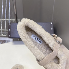 ALAÏA阿莱亚秋冬最新款羊羔绒衬里麂皮玛丽珍平底鞋 超多明星网红种草 低调轻奢“quiet‑luxury静奢风”秋冬芭 ALAÏA阿莱亚秋冬最新款羊羔绒衬里麂皮玛丽珍平底鞋 超多明星网红种草 低调轻奢“quiet‑luxury静奢风”秋冬芭