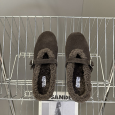 ALAÏA阿莱亚秋冬最新款羊羔绒衬里麂皮玛丽珍平底鞋 超多明星网红种草 低调轻奢“quiet‑luxury静奢风”秋冬芭 ALAÏA阿莱亚秋冬最新款羊羔绒衬里麂皮玛丽珍平底鞋 超多明星网红种草 低调轻奢“quiet‑luxury静奢风”秋冬芭
