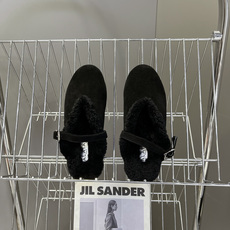 ALAÏA阿莱亚秋冬最新款羊羔毛穆勒半拖 超多明星网红种草 鞋口外翻毛绒 内里铺满羊毛 上脚软糯锁温 鞋面麂皮哑光无大l ALAÏA阿莱亚秋冬最新款羊羔毛穆勒半拖 超多明星网红种草 鞋口外翻毛绒 内里铺满羊毛 上脚软糯锁温 鞋面麂皮哑光无大l