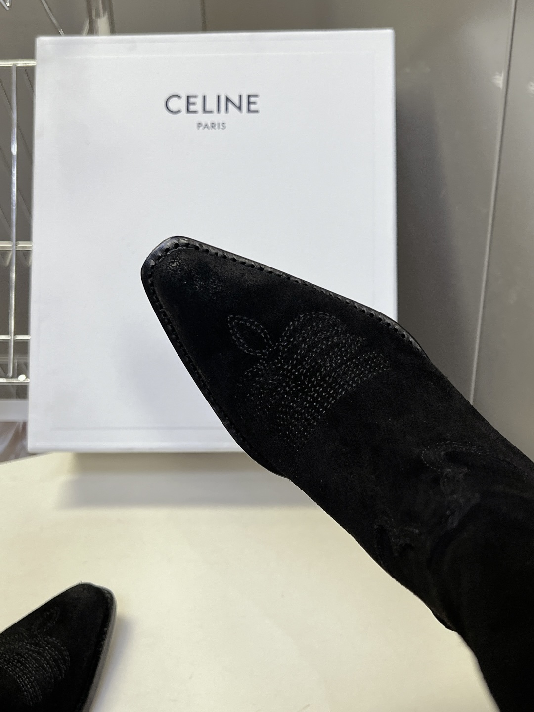CELINE思琳最新款西部刺绣中筒牛仔靴 超多明星网红种草 经典美式牛仔中筒靴 极简复古风 属于品牌秋冬常青款 西部靴轮