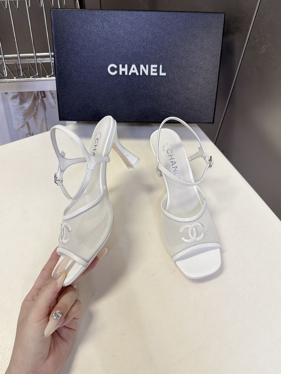 CHANEL香奈儿最新款网纱刺绣双C方头高跟凉鞋 超多明星网红种草 夏日轻奢休闲高跟凉鞋 度假通勤两用款 网纱透气面料夏