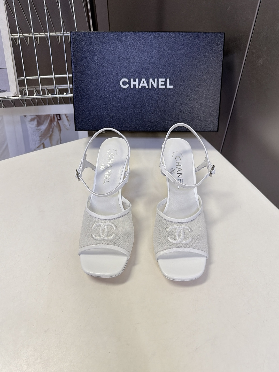 CHANEL香奈儿最新款网纱刺绣双C方头高跟凉鞋 超多明星网红种草 夏日轻奢休闲高跟凉鞋 度假通勤两用款 网纱透气面料夏 CHANEL香奈儿最新款网纱刺绣双C方头高跟凉鞋 超多明星网红种草 夏日轻奢休闲高跟凉鞋 度假通勤两用款 网纱透气面料夏