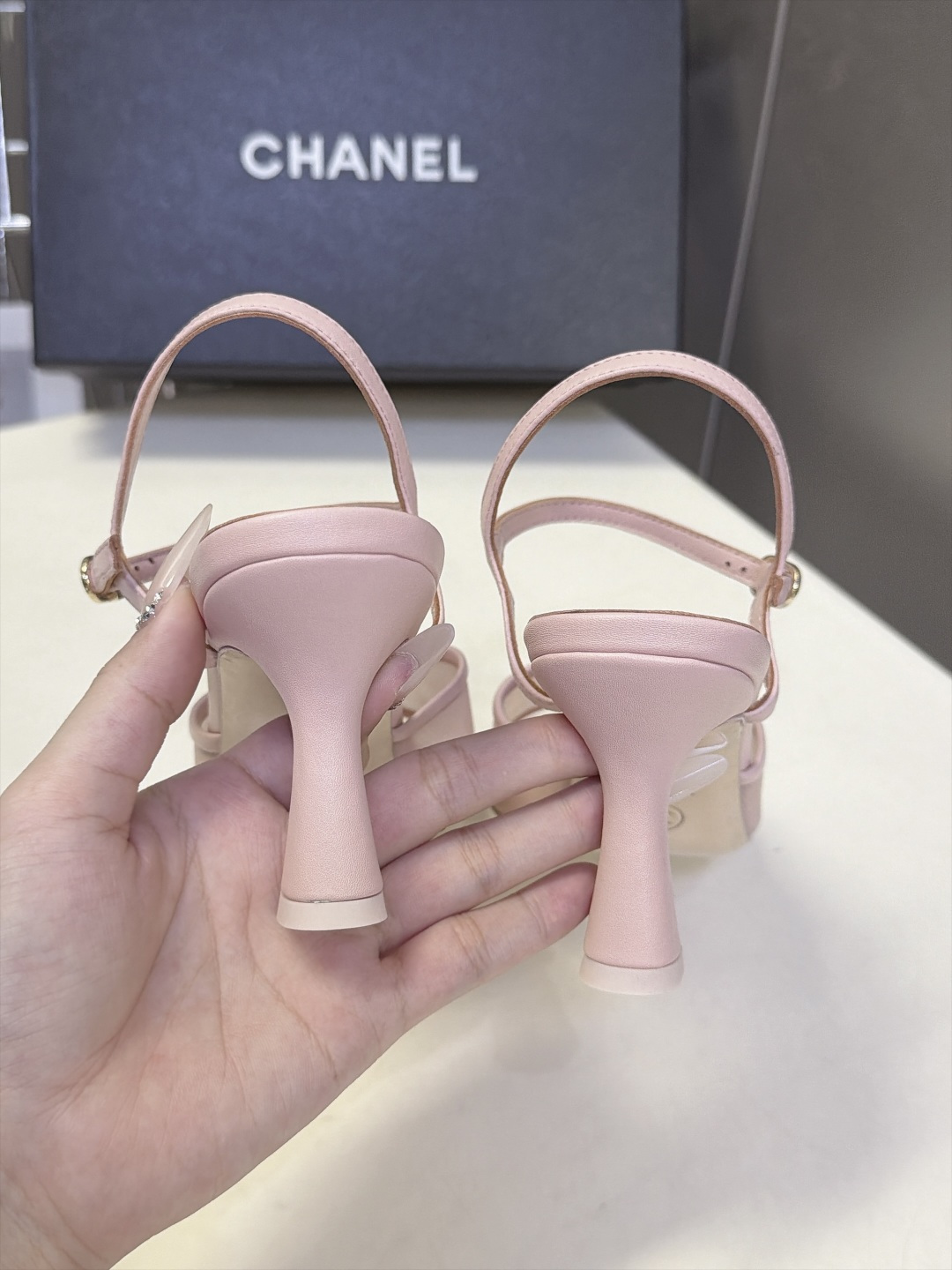 CHANEL香奈儿最新款网纱刺绣双C方头高跟凉鞋 超多明星网红种草 夏日轻奢休闲高跟凉鞋 度假通勤两用款 网纱透气面料夏 CHANEL香奈儿最新款网纱刺绣双C方头高跟凉鞋 超多明星网红种草 夏日轻奢休闲高跟凉鞋 度假通勤两用款 网纱透气面料夏