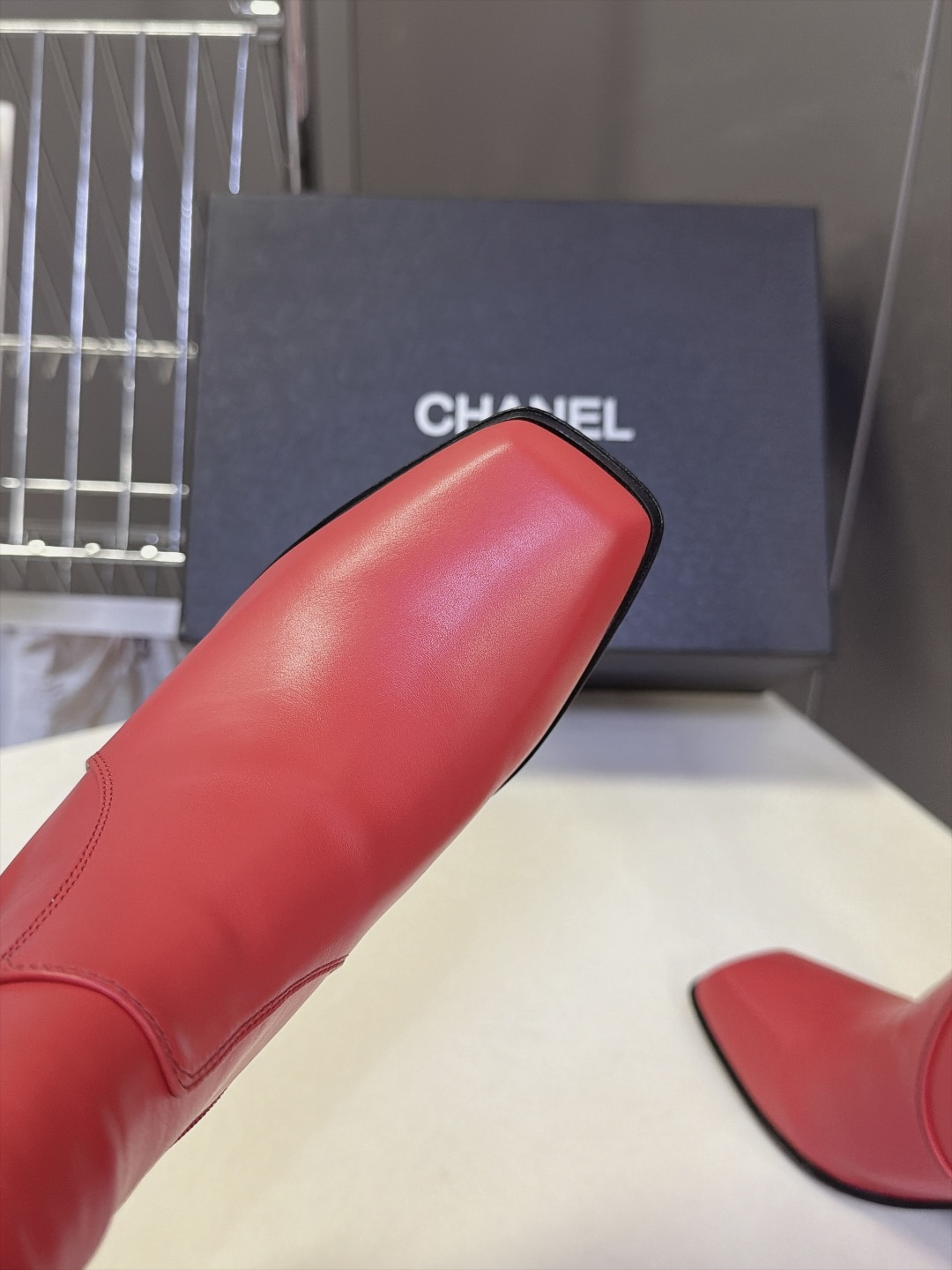 CHANEL香奈儿秋冬最新款方头粗跟高筒骑士长靴 超多明星网红种草 直筒宽松靴筒 对小腿包容度很高 小腿围偏大不容易紧绷