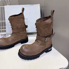 男➕20 Balenciaga巴黎世家25FW毒液Venom情侣款单扣绑带机车靴 请认准高版本 这款靴子在设计上独具 男➕20 Balenciaga巴黎世家25FW毒液Venom情侣款单扣绑带机车靴 请认准高版本 这款靴子在设计上独具
