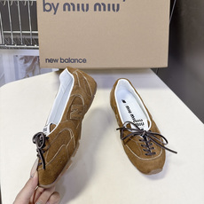 Miu Miu缪缪× New Balance 联名最新款芭蕾德训平底鞋 超多明星网红种草 双风格融合 把NB德训运动线条 Miu Miu缪缪× New Balance 联名最新款芭蕾德训平底鞋 超多明星网红种草 双风格融合 把NB德训运动线条