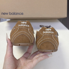Miu Miu缪缪× New Balance 联名最新款芭蕾德训平底鞋 超多明星网红种草 双风格融合 把NB德训运动线条 Miu Miu缪缪× New Balance 联名最新款芭蕾德训平底鞋 超多明星网红种草 双风格融合 把NB德训运动线条