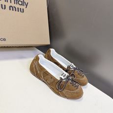 Miu Miu缪缪× New Balance 联名最新款芭蕾德训平底鞋 超多明星网红种草 双风格融合 把NB德训运动线条 Miu Miu缪缪× New Balance 联名最新款芭蕾德训平底鞋 超多明星网红种草 双风格融合 把NB德训运动线条
