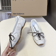 Miu Miu缪缪× New Balance 联名最新款芭蕾德训平底鞋 超多明星网红种草 双风格融合 把NB德训运动线条 Miu Miu缪缪× New Balance 联名最新款芭蕾德训平底鞋 超多明星网红种草 双风格融合 把NB德训运动线条