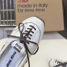Miu Miu缪缪× New Balance 联名最新款芭蕾德训平底鞋 超多明星网红种草 双风格融合 把NB德训运动线条 Miu Miu缪缪× New Balance 联名最新款芭蕾德训平底鞋 超多明星网红种草 双风格融合 把NB德训运动线条