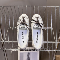 Miu Miu缪缪× New Balance 联名最新款芭蕾德训平底鞋 超多明星网红种草 双风格融合 把NB德训运动线条 Miu Miu缪缪× New Balance 联名最新款芭蕾德训平底鞋 超多明星网红种草 双风格融合 把NB德训运动线条