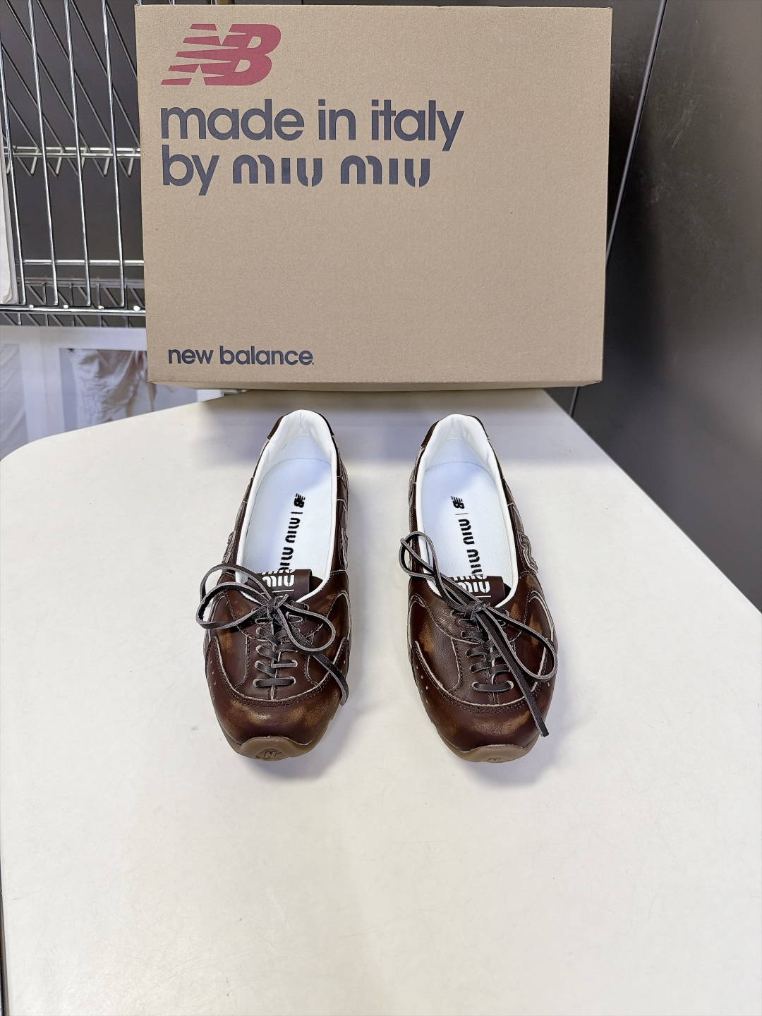 Miu Miu缪缪× New Balance 联名最新款芭蕾德训平底鞋 超多明星网红种草 双风格融合 把NB德训运动线条 Miu Miu缪缪× New Balance 联名最新款芭蕾德训平底鞋 超多明星网红种草 双风格融合 把NB德训运动线条