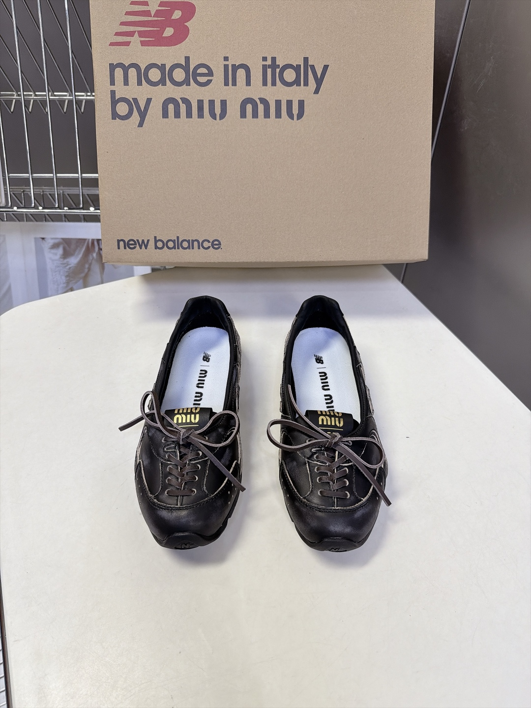 Miu Miu缪缪× New Balance 联名最新款芭蕾德训平底鞋 超多明星网红种草 双风格融合 把NB德训运动线条 Miu Miu缪缪× New Balance 联名最新款芭蕾德训平底鞋 超多明星网红种草 双风格融合 把NB德训运动线条