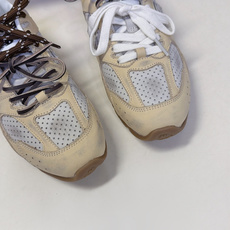 Miu Miu缪缪× New Balance 530 联名复古运动跑鞋 超多明星网红种草 版型偏秀气修长 兼顾运动感与精 Miu Miu缪缪× New Balance 530 联名复古运动跑鞋 超多明星网红种草 版型偏秀气修长 兼顾运动感与精