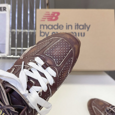 Miu Miu缪缪× New Balance 530 联名复古运动跑鞋 超多明星网红种草 版型偏秀气修长 兼顾运动感与精 Miu Miu缪缪× New Balance 530 联名复古运动跑鞋 超多明星网红种草 版型偏秀气修长 兼顾运动感与精