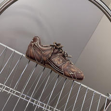Miu Miu缪缪× New Balance 530 联名复古运动跑鞋 超多明星网红种草 版型偏秀气修长 兼顾运动感与精 Miu Miu缪缪× New Balance 530 联名复古运动跑鞋 超多明星网红种草 版型偏秀气修长 兼顾运动感与精