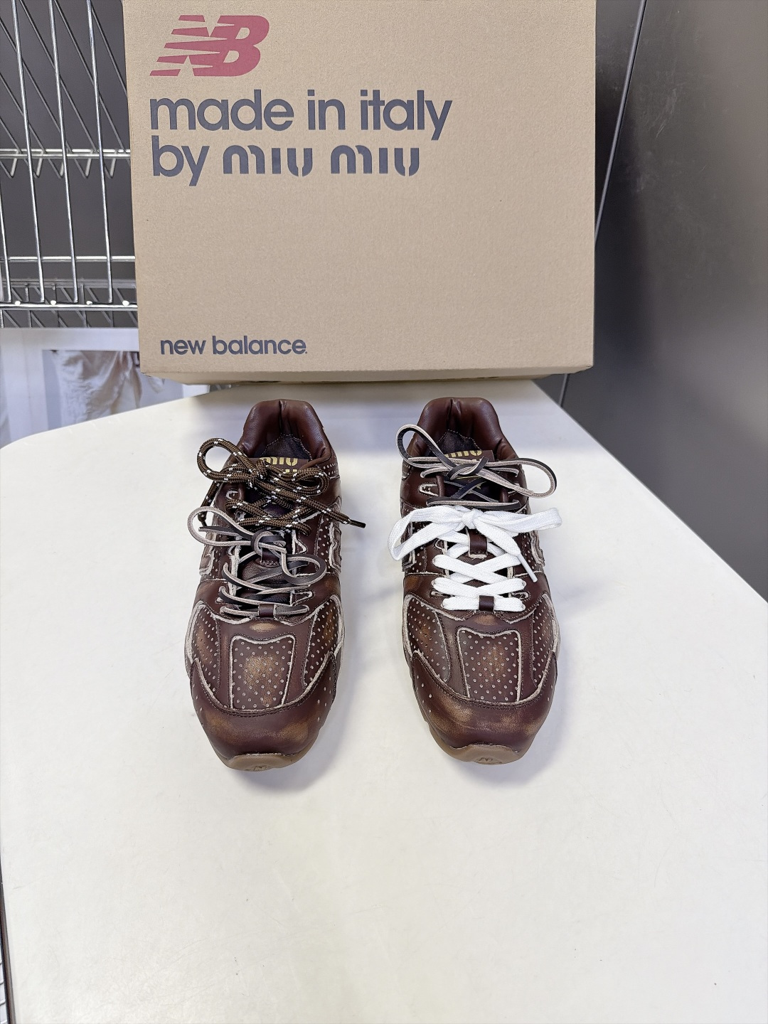 Miu Miu缪缪× New Balance 530 联名复古运动跑鞋 超多明星网红种草 版型偏秀气修长 兼顾运动感与精 Miu Miu缪缪× New Balance 530 联名复古运动跑鞋 超多明星网红种草 版型偏秀气修长 兼顾运动感与精