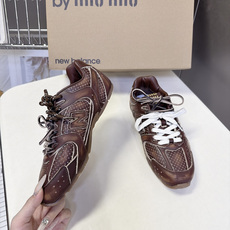 Miu Miu缪缪× New Balance 530 联名复古运动跑鞋 超多明星网红种草 版型偏秀气修长 兼顾运动感与精 Miu Miu缪缪× New Balance 530 联名复古运动跑鞋 超多明星网红种草 版型偏秀气修长 兼顾运动感与精