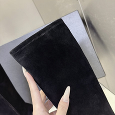 CHANEL香奈儿最新款拼漆皮方头高跟长筒靴 超多明星网红种草 经典拼色鞋头 哑光靴身+亮面漆皮撞色 辨识度很高 复古优 CHANEL香奈儿最新款拼漆皮方头高跟长筒靴 超多明星网红种草 经典拼色鞋头 哑光靴身+亮面漆皮撞色 辨识度很高 复古优