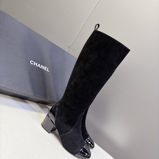 CHANEL香奈儿最新经典款双C直筒高筒长靴 超多明星网红种草 经典漆皮拼鞋头 香奈儿标志性元素 复古耐看 内侧拉链开合 CHANEL香奈儿最新经典款双C直筒高筒长靴 超多明星网红种草 经典漆皮拼鞋头 香奈儿标志性元素 复古耐看 内侧拉链开合