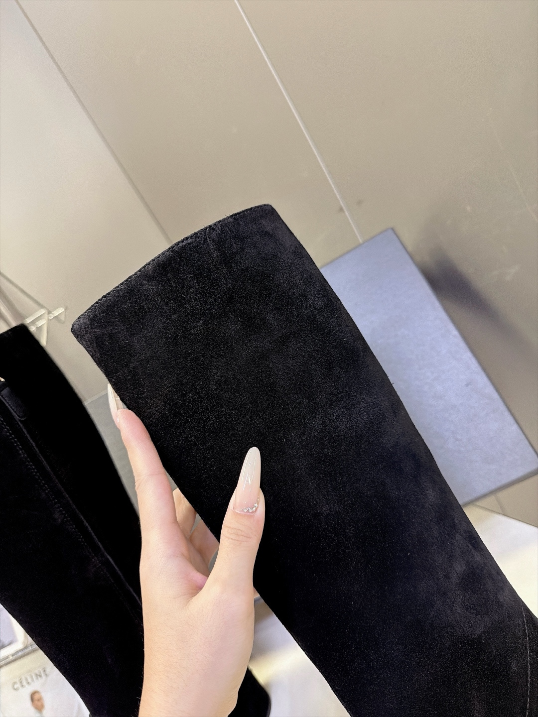 CHANEL香奈儿最新经典款双C直筒高筒长靴 超多明星网红种草 经典漆皮拼鞋头 香奈儿标志性元素 复古耐看 内侧拉链开合