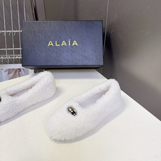 ALAÏA阿莱亚最新款泰迪羊羔毛芭蕾毛毛平底鞋 超多明星网红种草 全身泰迪卷曲羊羔毛整鞋包裹毛绒 里外毛茸茸 秋冬氛围感 ALAÏA阿莱亚最新款泰迪羊羔毛芭蕾毛毛平底鞋 超多明星网红种草 全身泰迪卷曲羊羔毛整鞋包裹毛绒 里外毛茸茸 秋冬氛围感