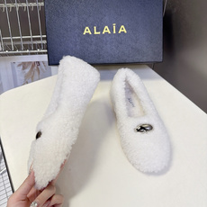 ALAÏA阿莱亚最新款泰迪羊羔毛芭蕾毛毛平底鞋 超多明星网红种草 全身泰迪卷曲羊羔毛整鞋包裹毛绒 里外毛茸茸 秋冬氛围感 ALAÏA阿莱亚最新款泰迪羊羔毛芭蕾毛毛平底鞋 超多明星网红种草 全身泰迪卷曲羊羔毛整鞋包裹毛绒 里外毛茸茸 秋冬氛围感