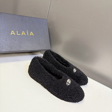 ALAÏA阿莱亚最新款泰迪羊羔毛芭蕾毛毛平底鞋 超多明星网红种草 全身泰迪卷曲羊羔毛整鞋包裹毛绒 里外毛茸茸 秋冬氛围感 ALAÏA阿莱亚最新款泰迪羊羔毛芭蕾毛毛平底鞋 超多明星网红种草 全身泰迪卷曲羊羔毛整鞋包裹毛绒 里外毛茸茸 秋冬氛围感