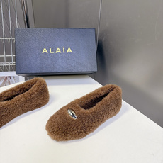 ALAÏA阿莱亚最新款泰迪羊羔毛芭蕾毛毛平底鞋 超多明星网红种草 全身泰迪卷曲羊羔毛整鞋包裹毛绒 里外毛茸茸 秋冬氛围感 ALAÏA阿莱亚最新款泰迪羊羔毛芭蕾毛毛平底鞋 超多明星网红种草 全身泰迪卷曲羊羔毛整鞋包裹毛绒 里外毛茸茸 秋冬氛围感