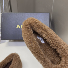 ALAÏA阿莱亚最新款泰迪羊羔毛芭蕾毛毛平底鞋 超多明星网红种草 全身泰迪卷曲羊羔毛整鞋包裹毛绒 里外毛茸茸 秋冬氛围感 ALAÏA阿莱亚最新款泰迪羊羔毛芭蕾毛毛平底鞋 超多明星网红种草 全身泰迪卷曲羊羔毛整鞋包裹毛绒 里外毛茸茸 秋冬氛围感