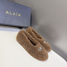 ALAÏA阿莱亚最新款泰迪羊羔毛芭蕾毛毛平底鞋 超多明星网红种草 全身泰迪卷曲羊羔毛整鞋包裹毛绒 里外毛茸茸 秋冬氛围感 ALAÏA阿莱亚最新款泰迪羊羔毛芭蕾毛毛平底鞋 超多明星网红种草 全身泰迪卷曲羊羔毛整鞋包裹毛绒 里外毛茸茸 秋冬氛围感
