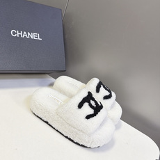 CHANEL香奈儿最新款泰迪羊羔毛厚底一字毛毛拖鞋 超多明星网红种草 鞋面通体泰迪卷羊羔毛厚实毛绒 秋冬保暖 一字露趾拖 CHANEL香奈儿最新款泰迪羊羔毛厚底一字毛毛拖鞋 超多明星网红种草 鞋面通体泰迪卷羊羔毛厚实毛绒 秋冬保暖 一字露趾拖