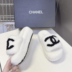 CHANEL香奈儿最新款泰迪羊羔毛厚底一字毛毛拖鞋 超多明星网红种草 鞋面通体泰迪卷羊羔毛厚实毛绒 秋冬保暖 一字露趾拖 CHANEL香奈儿最新款泰迪羊羔毛厚底一字毛毛拖鞋 超多明星网红种草 鞋面通体泰迪卷羊羔毛厚实毛绒 秋冬保暖 一字露趾拖