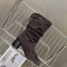 Maison Margiela 马吉拉最新款Tabi蝴蝶结堆堆中筒靴 超多明星网红种草 经典Tabi分趾鞋头 鞋头点缀小 Maison Margiela 马吉拉最新款Tabi蝴蝶结堆堆中筒靴 超多明星网红种草 经典Tabi分趾鞋头 鞋头点缀小