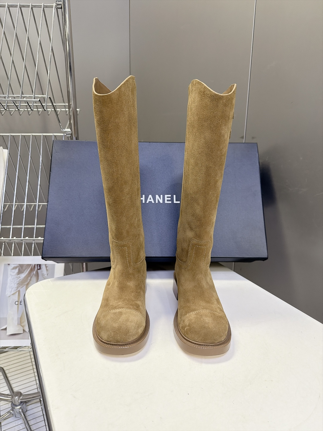 CHANEL香奈儿最新款双C西部高筒骑士长靴 超多明星网红种草 经典西部风高筒直筒靴 V型开口靴口 靴筒外侧立体刺绣双C CHANEL香奈儿最新款双C西部高筒骑士长靴 超多明星网红种草 经典西部风高筒直筒靴 V型开口靴口 靴筒外侧立体刺绣双C