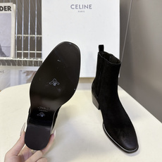 Celine思琳最新款复古做旧切尔西短靴 超多明星网红种草 法式复古美拉德穿搭 简约西部风切尔西靴型 偏柔和方头 靴身两 Celine思琳最新款复古做旧切尔西短靴 超多明星网红种草 法式复古美拉德穿搭 简约西部风切尔西靴型 偏柔和方头 靴身两