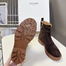 Celine思琳最新款凯旋门厚底马丁靴 超多明星网红种草 酷飒街头复古美拉德风 经典圆头马丁靴版型 正面系带设计 侧边金 Celine思琳最新款凯旋门厚底马丁靴 超多明星网红种草 酷飒街头复古美拉德风 经典圆头马丁靴版型 正面系带设计 侧边金