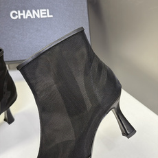 CHANEL香奈儿最新款网纱全皮拼接刺绣尖头短靴 超多明星网红种草 秋冬精致通勤款 利落尖头搭配复古喇叭小猫跟 跟高7C CHANEL香奈儿最新款网纱全皮拼接刺绣尖头短靴 超多明星网红种草 秋冬精致通勤款 利落尖头搭配复古喇叭小猫跟 跟高7C