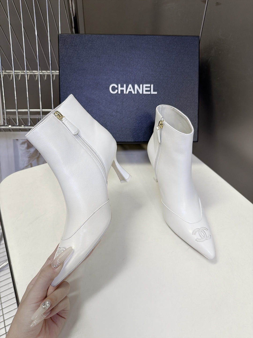 CHANEL香奈儿最新款网纱全皮拼接刺绣尖头短靴 超多明星网红种草 秋冬精致通勤款 利落尖头搭配复古喇叭小猫跟 跟高7C