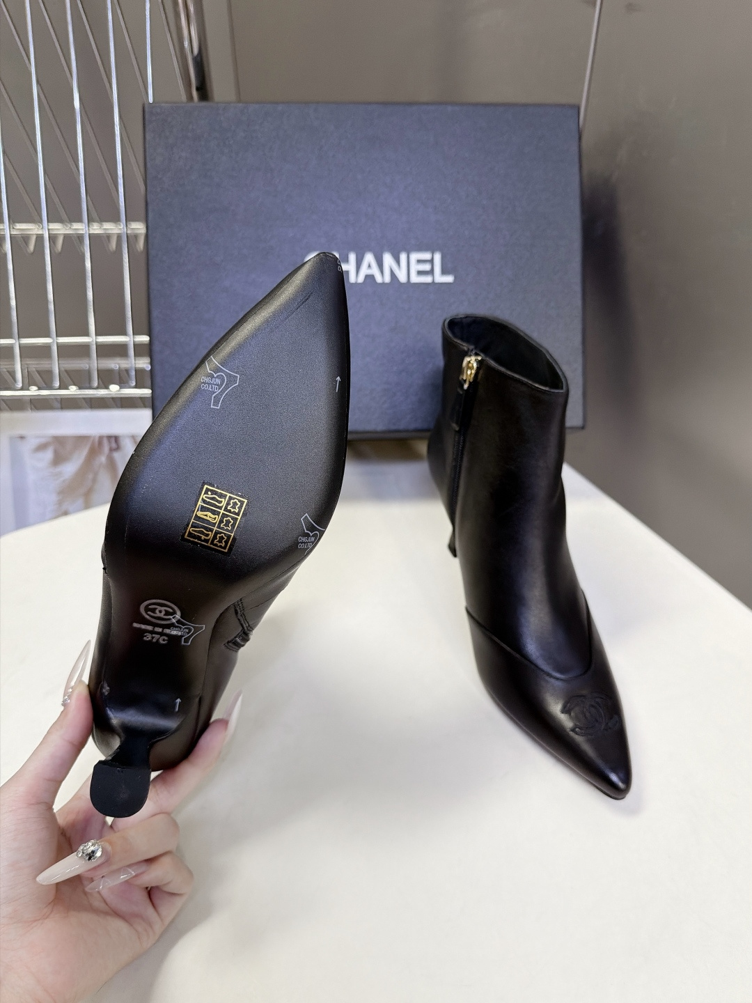 CHANEL香奈儿最新款网纱全皮拼接刺绣尖头短靴 超多明星网红种草 秋冬精致通勤款 利落尖头搭配复古喇叭小猫跟 跟高7C
