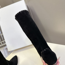 Isabel Marant伊莎贝尔最新款编织边西部靴 超多明星网红种草 经典V型靴口+微尖鞋头 靴口与鞋身点缀手工编织滚 Isabel Marant伊莎贝尔最新款编织边西部靴 超多明星网红种草 经典V型靴口+微尖鞋头 靴口与鞋身点缀手工编织滚