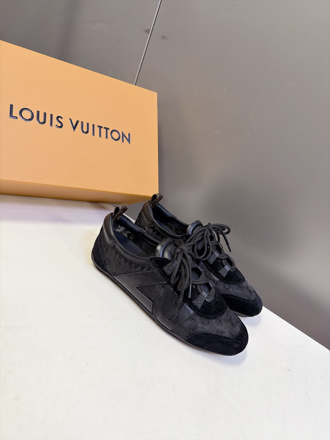 Louis Vuitton路易威登驴牌春夏Sneakerina系列 芭蕾运动鞋 德训鞋 平底鞋 原版三对购入开发完美复刻