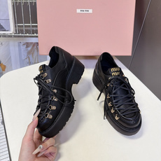 Miu Miu缪缪秋冬最新款厚底绑带登山风小皮鞋 超多明星网红种草 融合复古登山靴结构+甜酷学院小皮鞋 是Miu标志性甜 Miu Miu缪缪秋冬最新款厚底绑带登山风小皮鞋 超多明星网红种草 融合复古登山靴结构+甜酷学院小皮鞋 是Miu标志性甜